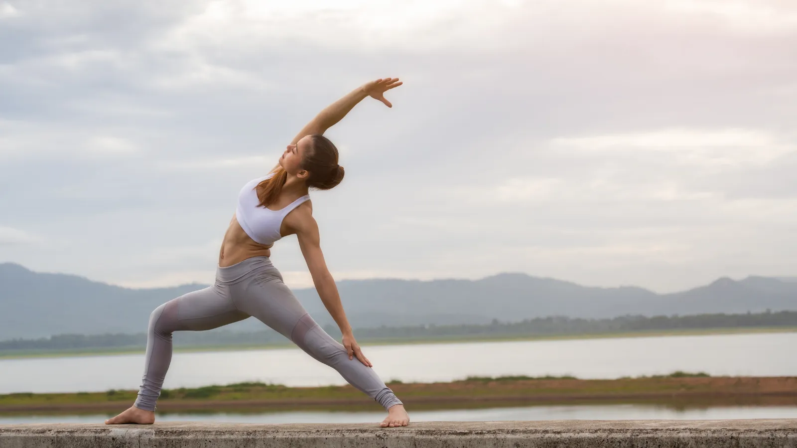 Découvrez le véritable sens du yoga, bien au-delà des postures.